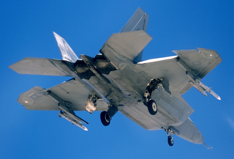 F-22A with AIM-120C